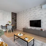 Bloom 1bedroom In Nusco Apartment Bucharest